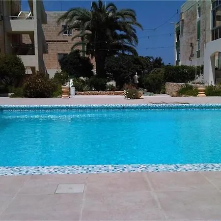 Dolmen Court N11 *