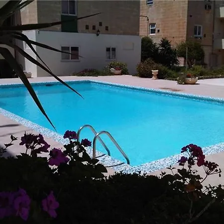 Dolmen Court N11 *