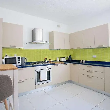 Dolmen Court N11 *